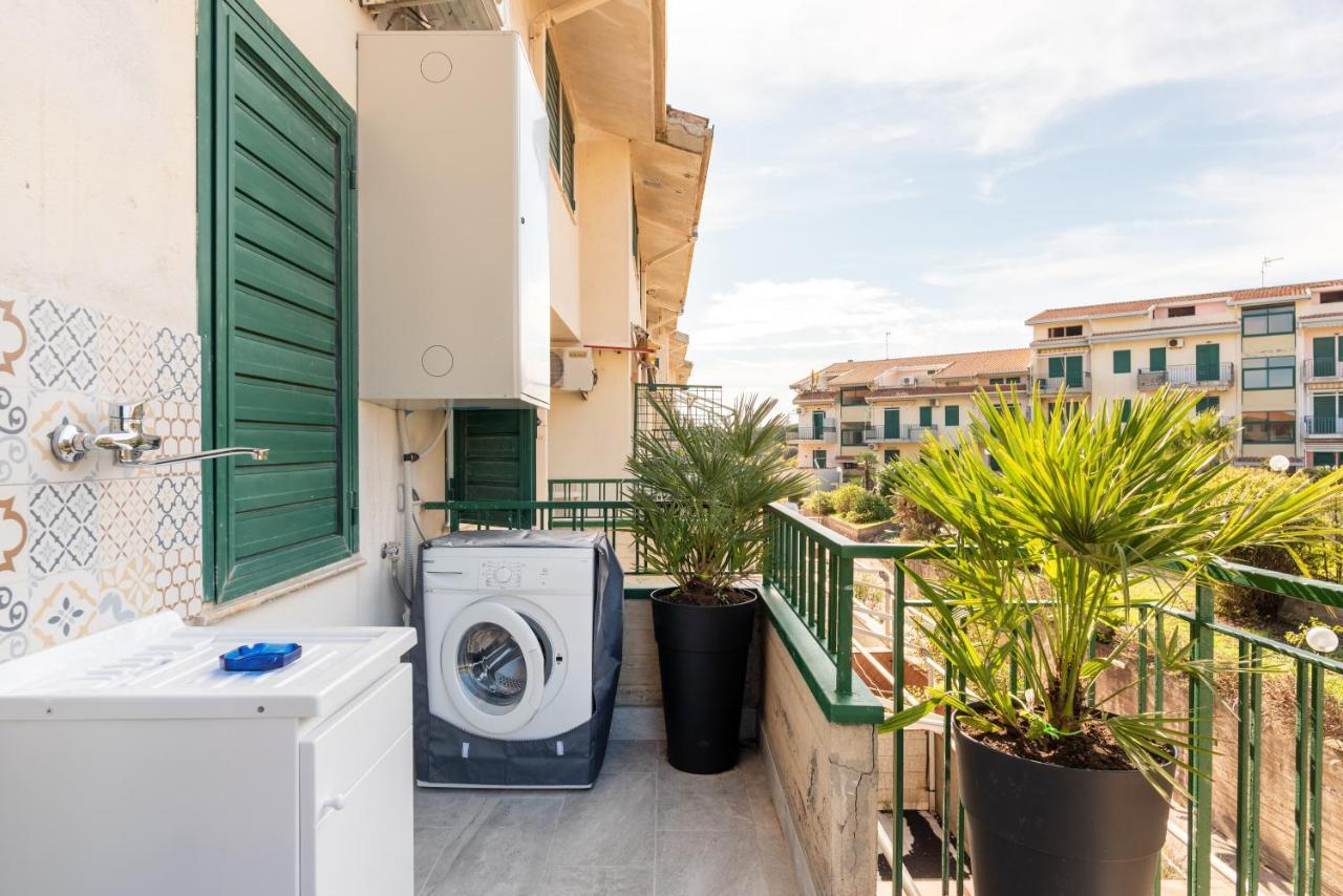 La Casa Di Tobia & Little Paradise Beach Apartments Giardini Naxos Exterior photo