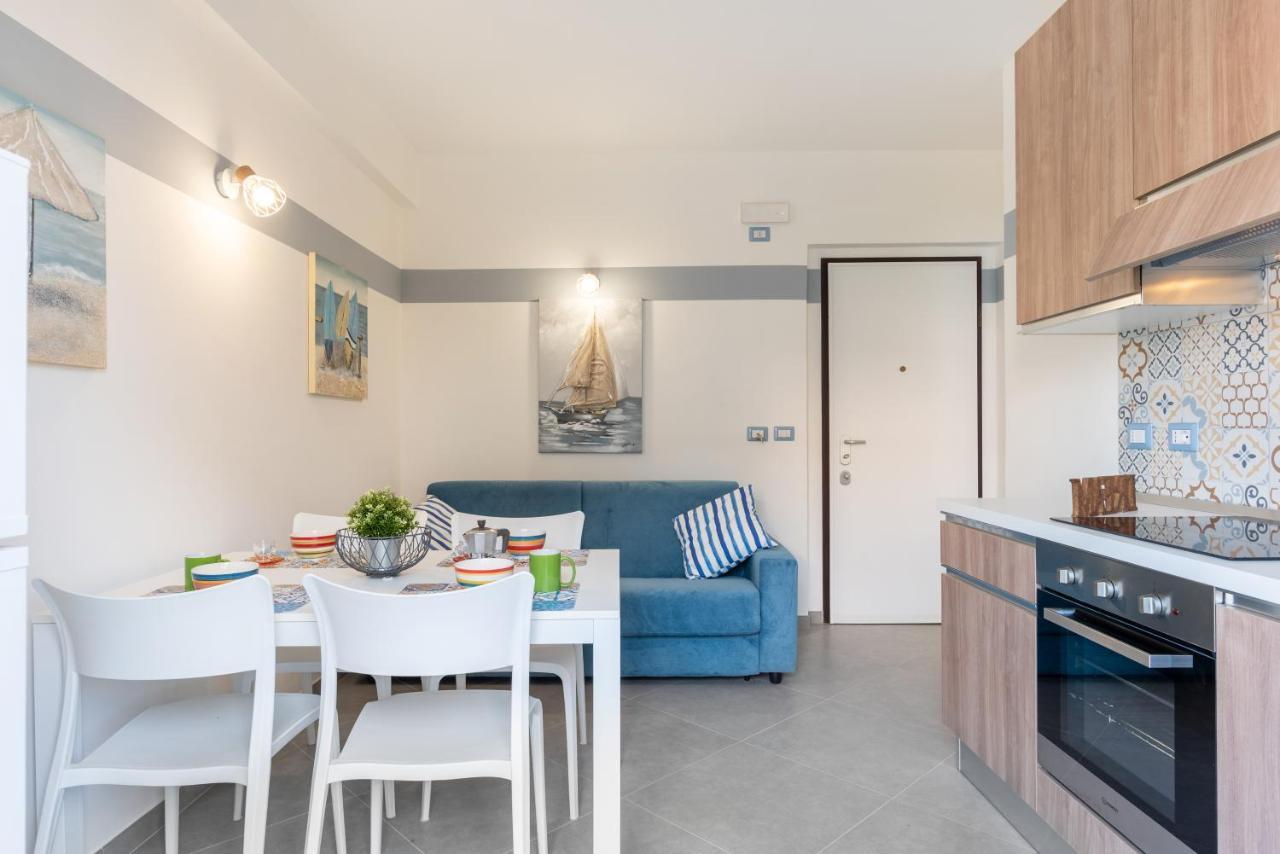 La Casa Di Tobia & Little Paradise Beach Apartments Giardini Naxos Exterior photo