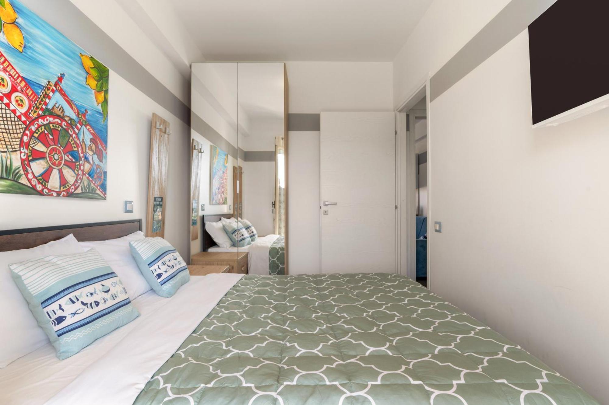 La Casa Di Tobia & Little Paradise Beach Apartments Giardini Naxos Exterior photo